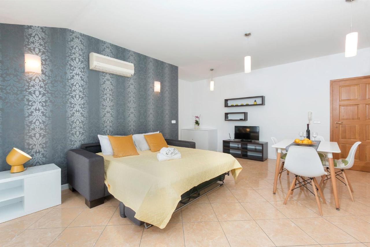 Seafront Apartment Gaby Medulin Exterior photo