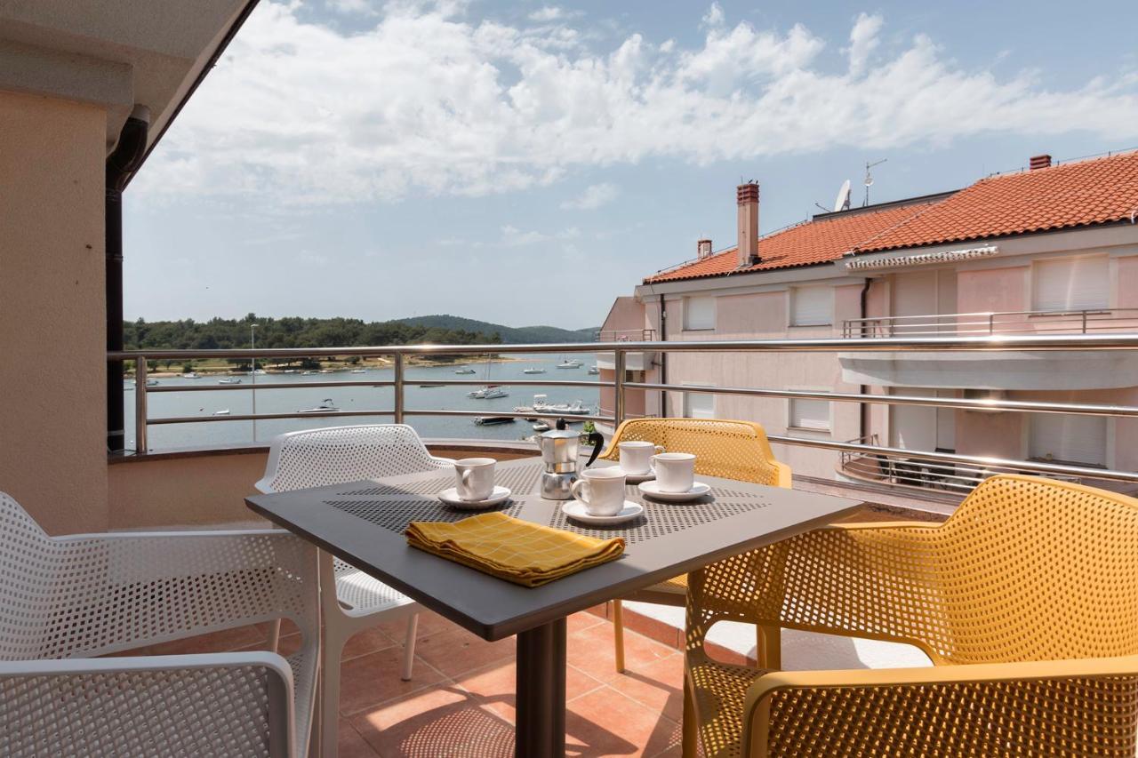Seafront Apartment Gaby Medulin Exterior photo